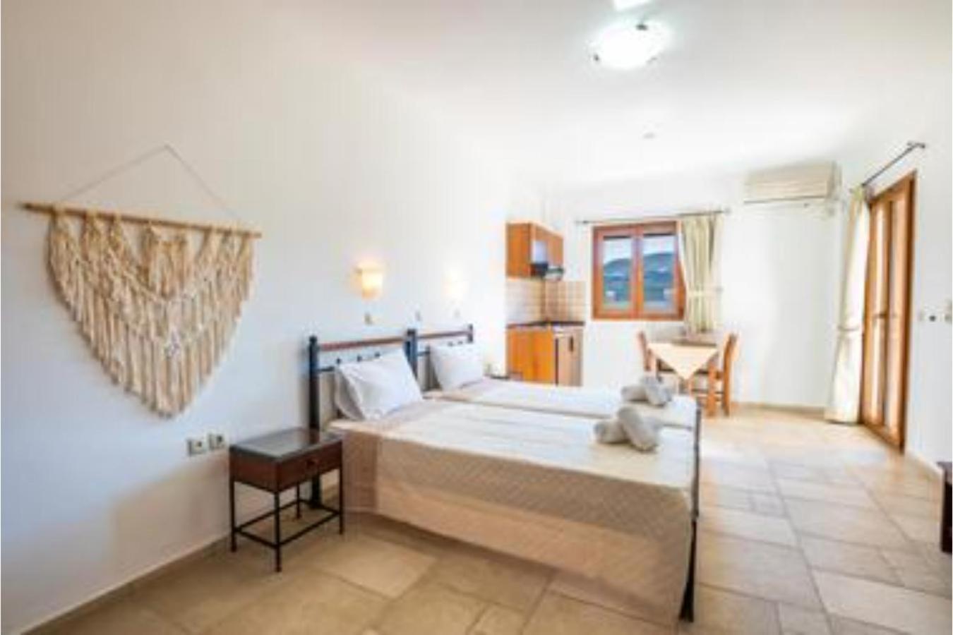 Petra Studios Карпатос Экстерьер фото