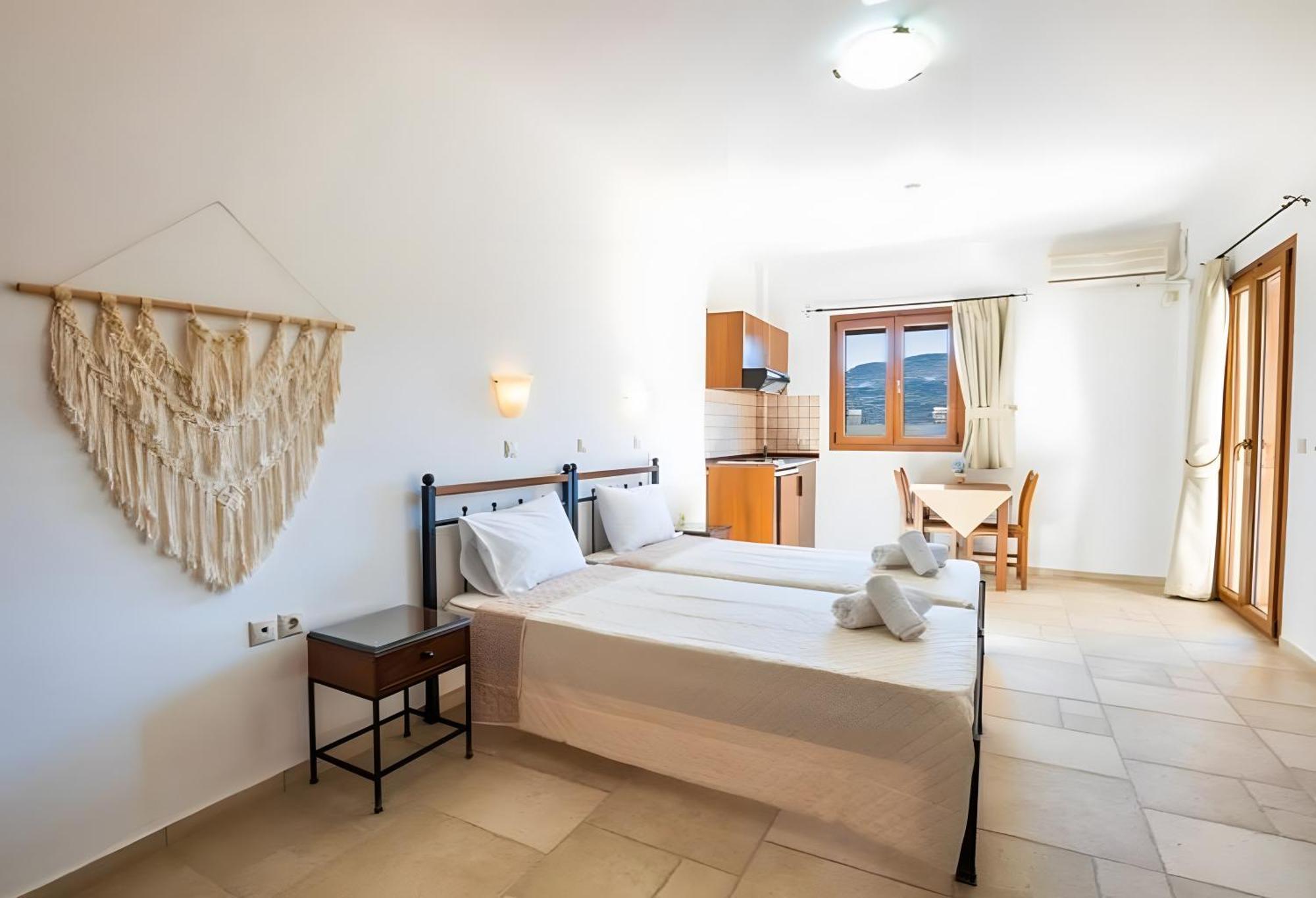 Petra Studios Карпатос Экстерьер фото