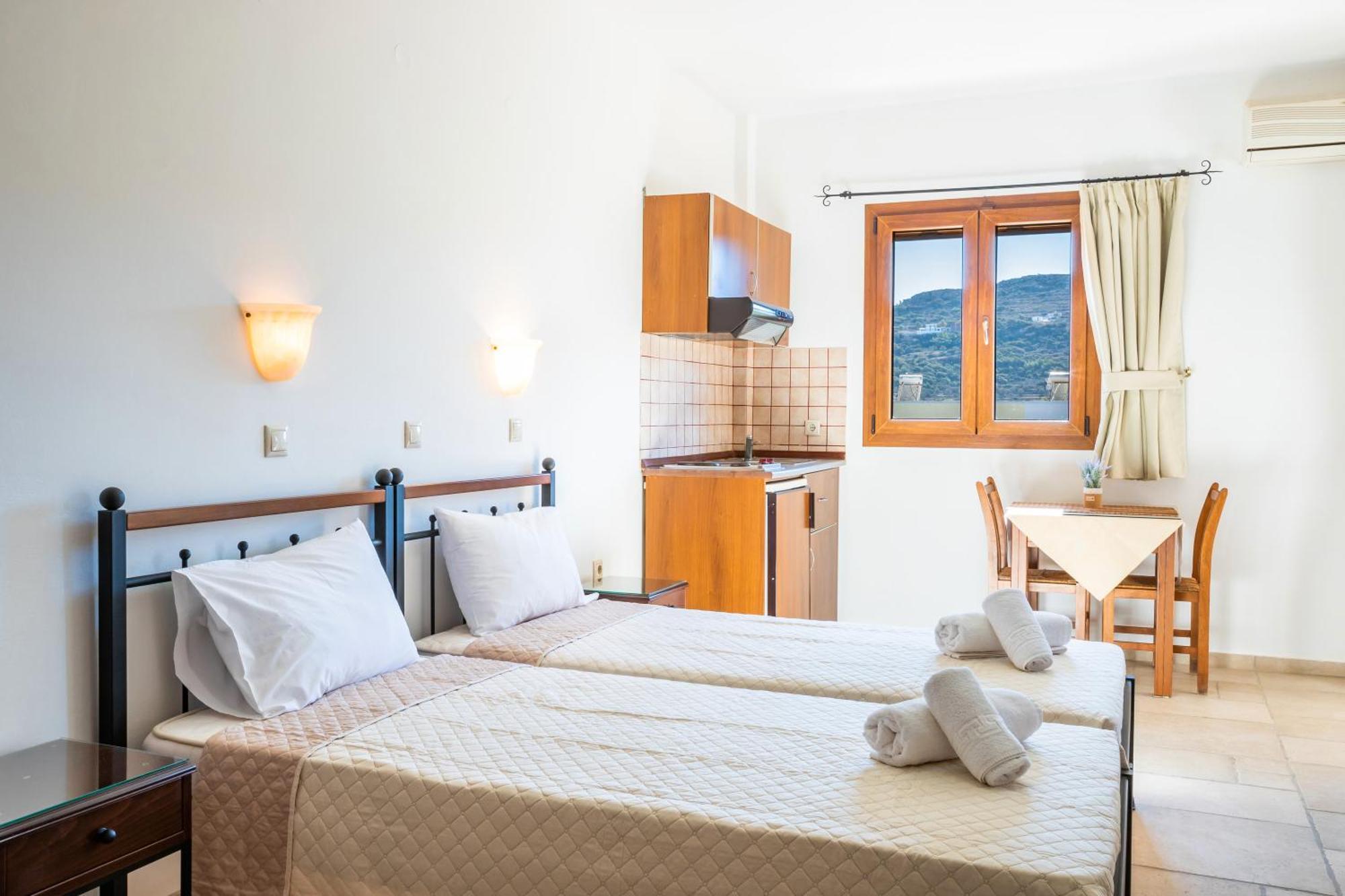 Petra Studios Карпатос Экстерьер фото