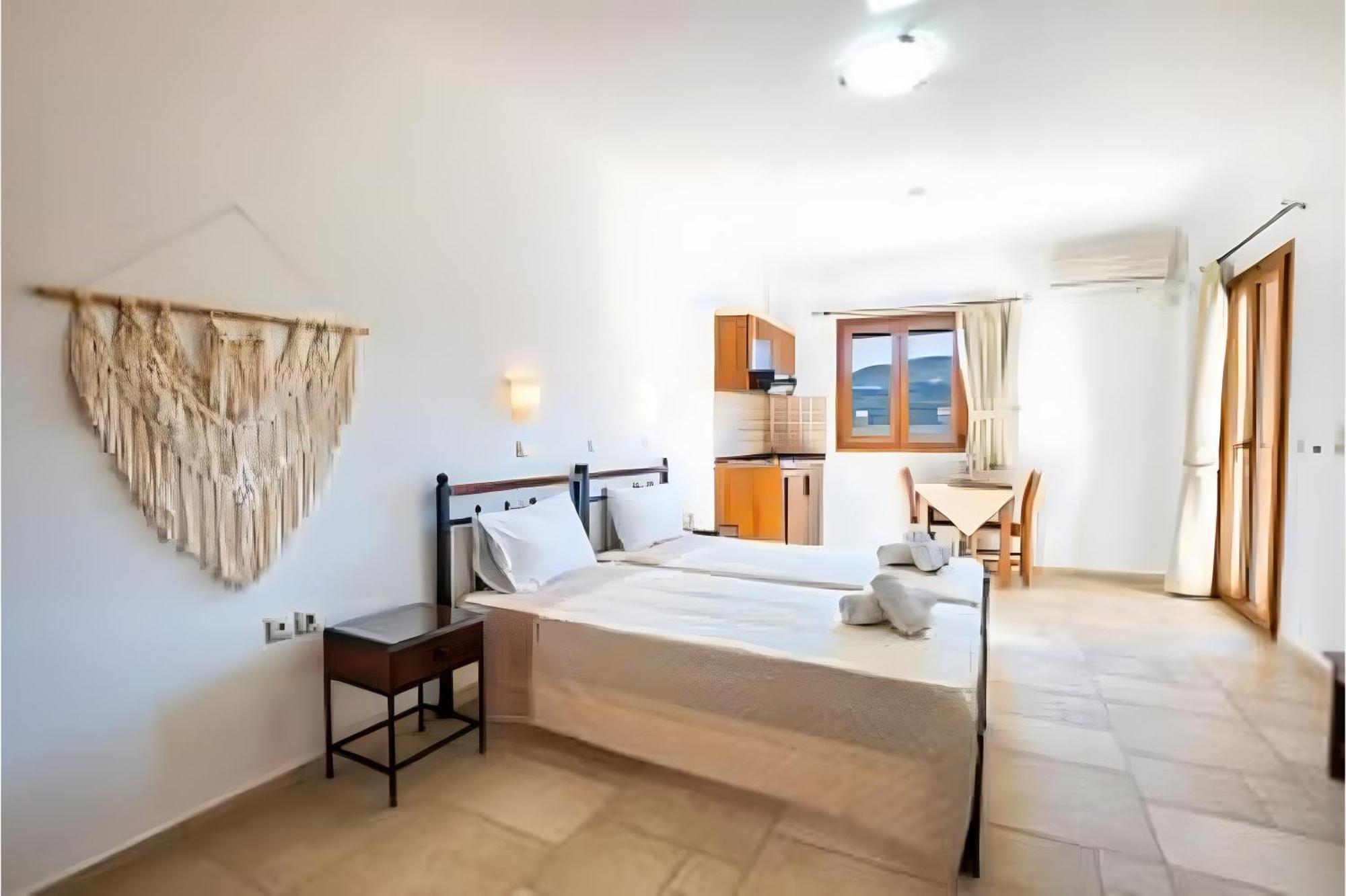 Petra Studios Карпатос Экстерьер фото